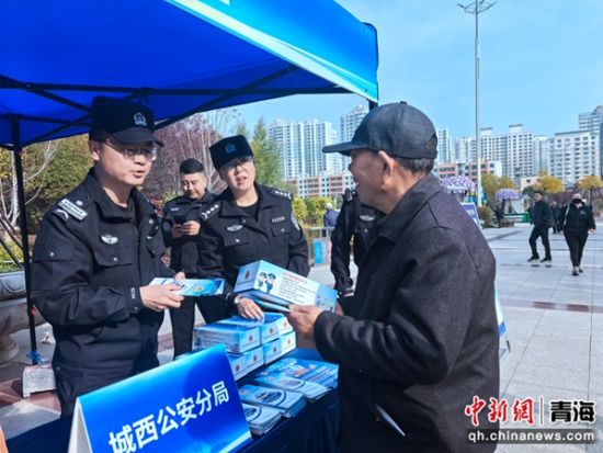 图为活动现场。李隽 摄 图为活动现场。李隽 摄