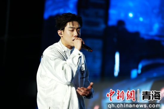 图为演出现场。薛蒂摄 图为演出现场。薛蒂摄
