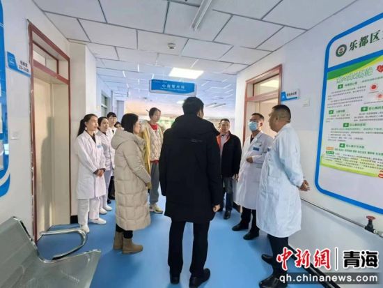 图为江南大学附属医院副院长赵阳携专家团队一行赴乐都区第二人民医院开展2024年度对口帮扶工作。乐都区卫健局供图 图为江南大学附属医院副院长赵阳携专家团队一行赴乐都区第二人民医院开展2024年度对口帮扶工作。乐都区卫健局供图