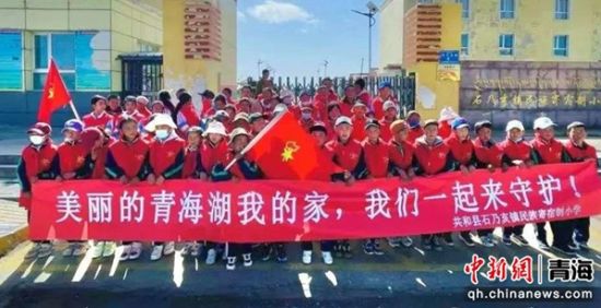 图为共和县志愿者服务现场。共和县融媒体中心供图 图为共和县志愿者服务现场。共和县融媒体中心供图