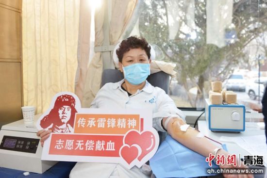 图为献血现场。何晨 摄 图为献血现场。何晨 摄