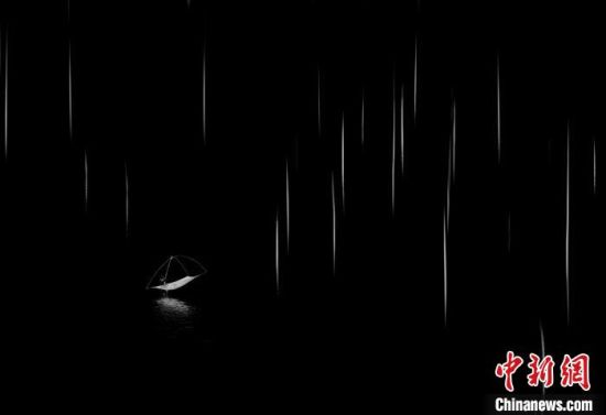 图为焦生福的作品《夜》。青海省祁连山自然保护协会供图 图为焦生福的作品《夜》。青海省祁连山自然保护协会供图