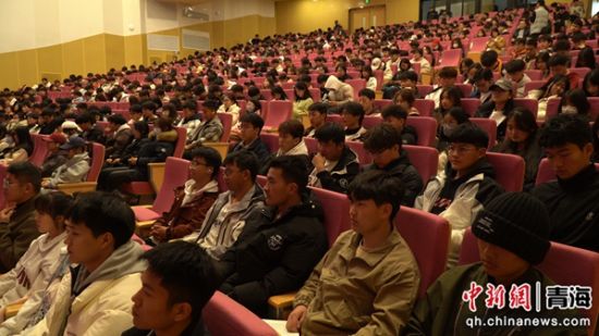 图为现场学生。郭光磊 摄 图为现场学生。郭光磊 摄