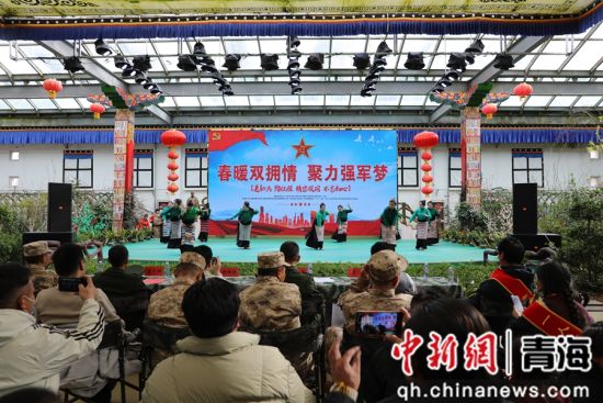 图为仪式现场。青梅旺毛摄 图为仪式现场。青梅旺毛摄