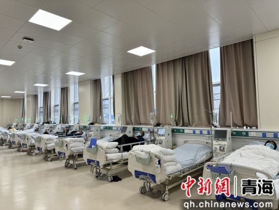 图为西宁市第一人民医院北川院区内,患者正在进行治疗。陈宗淇摄 图为西宁市第一人民医院北川院区内,患者正在进行治疗。陈宗淇摄