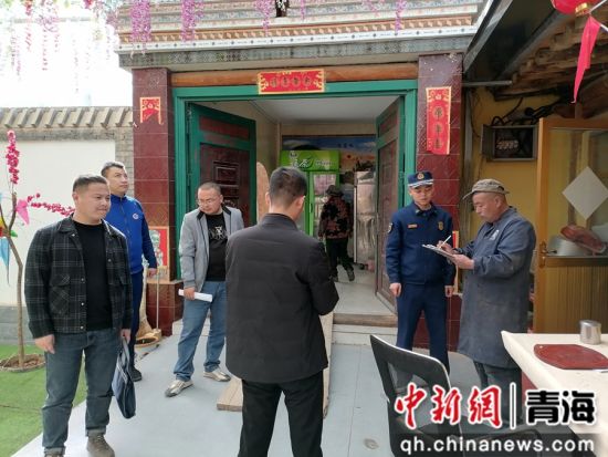 图为西宁城中区推进城乡自建房排查整治工作。城中区城建局供图 图为西宁城中区推进城乡自建房排查整治工作。城中区城建局供图