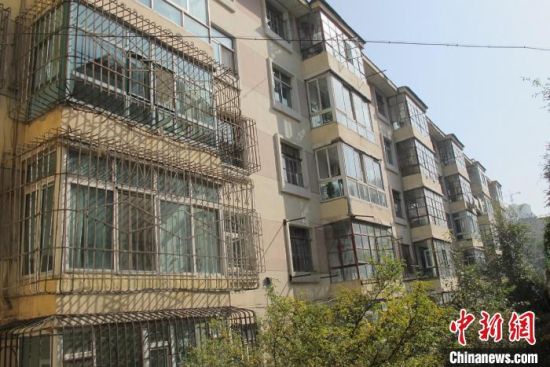 资料图为西宁市城中区老旧小区(南关街43号)改造之前。 青海省住房和城乡建设厅供图 资料图为西宁市城中区老旧小区(南关街43号)改造之前。 青海省住房和城乡建设厅供图