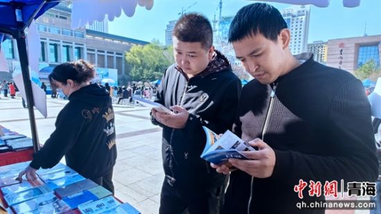 图为活动现场。李隽 摄 图为活动现场。李隽 摄