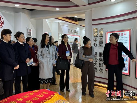 图为受邀代表在活动现场参观。陈宗淇 摄 图为受邀代表在活动现场参观。陈宗淇 摄
