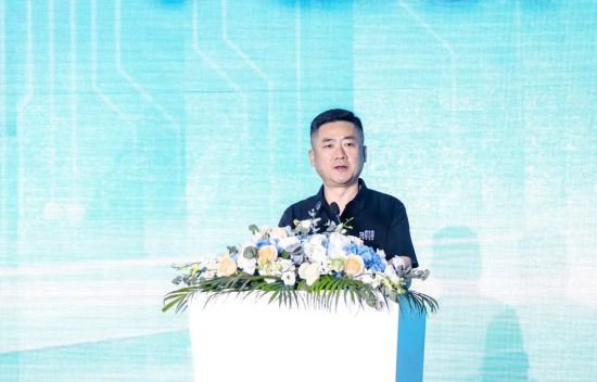 平安产险党委书记、董事长兼ceo,汽车之家董事长龙泉致辞。 平安产险党委书记、董事长兼ceo,汽车之家董事长龙泉致辞。