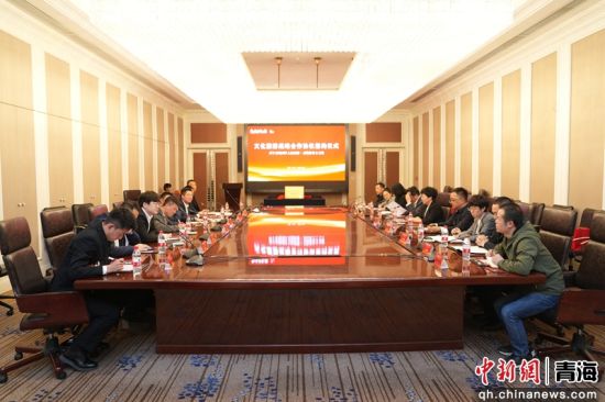 图为签约仪式现场。新东方文旅供图 图为签约仪式现场。新东方文旅供图