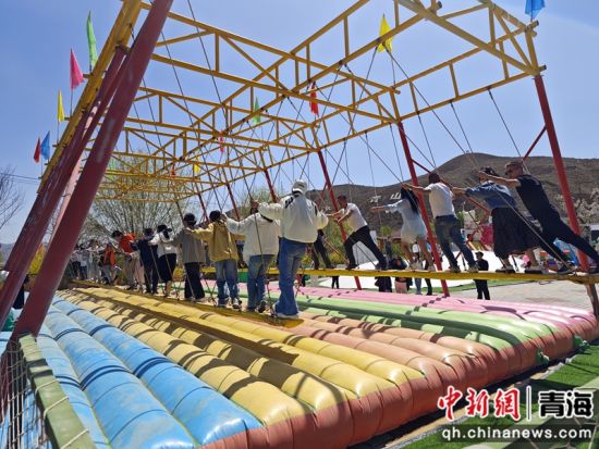图为乡村游乐设施。乐宣 供图 图为乡村游乐设施。乐宣 供图