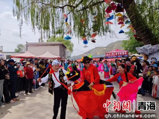 图为表演现场。乐宣 供图 图为表演现场。乐宣 供图