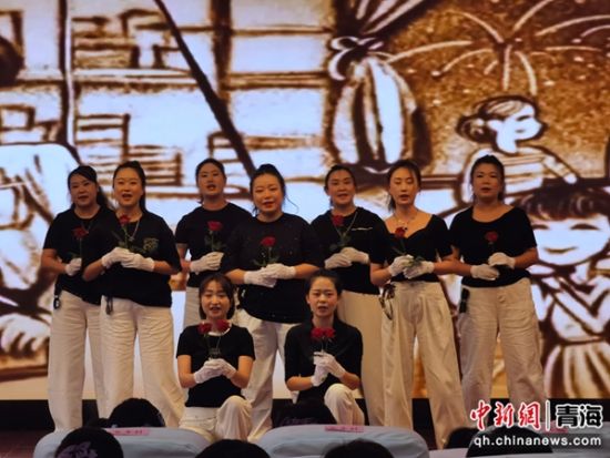 图为表彰大会现场。张海雯摄