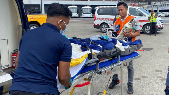 赵先生在医疗转运途中