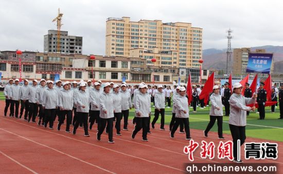 图为运动会开幕式。陈宗淇 摄 图为运动会开幕式。陈宗淇 摄