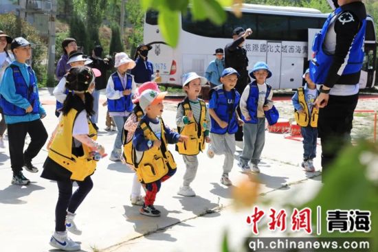 图为活动现场。城西公安供图 图为活动现场。城西公安供图