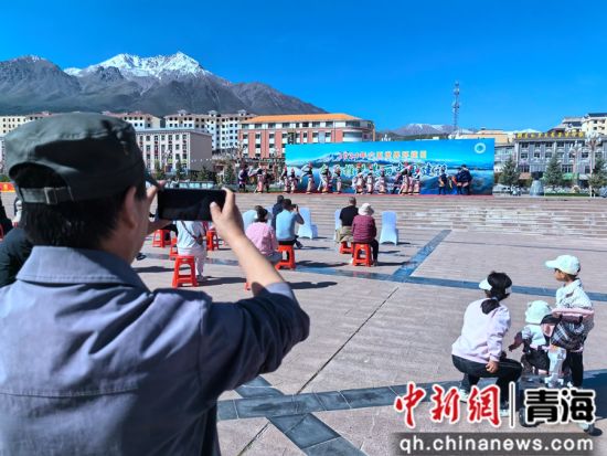 图为活动现场。李隽 摄 图为活动现场。李隽 摄