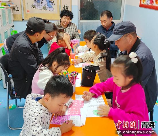 图为活动现场。前营街社区供图 图为活动现场。前营街社区供图