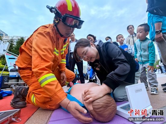 图为活动现场。李隽 摄 图为活动现场。李隽 摄