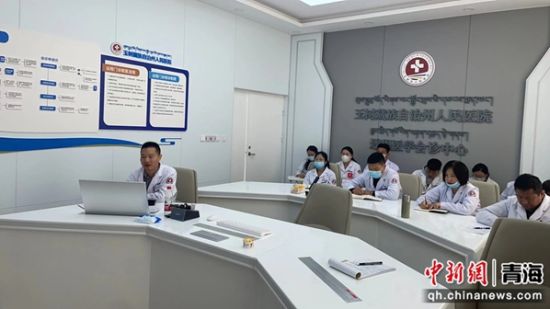 图为北京“组团式”医疗帮扶玉树州人民医院场景。于健摄 图为北京“组团式”医疗帮扶玉树州人民医院场景。于健摄