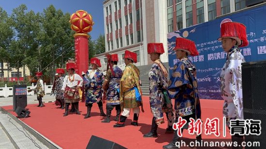 图为服饰展演。曹有山供图 图为服饰展演。曹有山供图