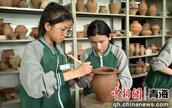 图为非遗学习现场。乐都区委员会宣传部 供图 图为非遗学习现场。乐都区委员会宣传部 供图
