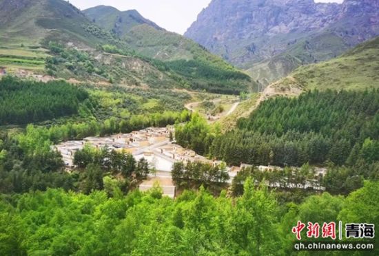 图为巴麻堂村一景。施仁勃洛德 摄 图为巴麻堂村一景。施仁勃洛德 摄
