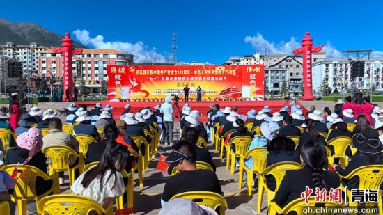 图为活动现场。李隽 摄 图为活动现场。李隽 摄