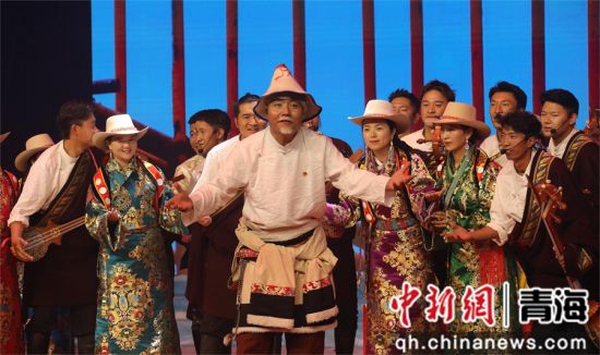 图为文艺汇演现场。增太加 摄 图为文艺汇演现场。增太加 摄