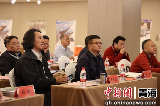 图为会议现场。称多县政府办供图