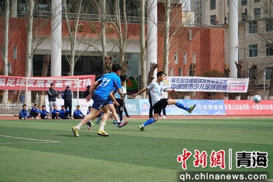 图为比赛现场。孙海摄 图为比赛现场。孙海摄