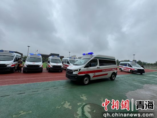 图为发车仪式现场。 中新网记者 孙睿 摄 图为发车仪式现场。 中新网记者 孙睿 摄