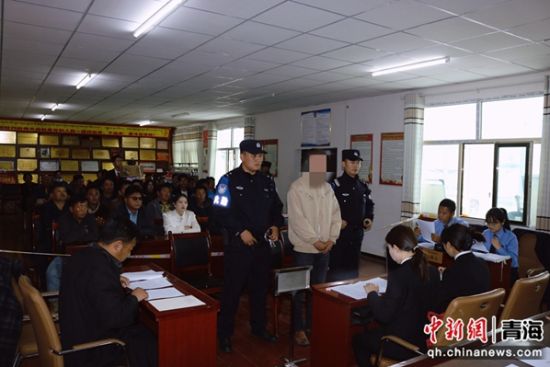 图为巡回法庭现场。兴海县人民法院供图 图为巡回法庭现场。兴海县人民法院供图