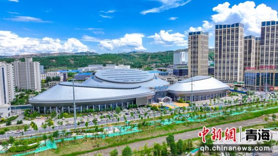 航拍图为西宁夏都温泉水乐园。西宁夏都温泉水乐园供图