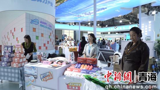 图为“梦幻青海湖”共和展区。共和融媒供图 图为“梦幻青海湖”共和展区。共和融媒供图