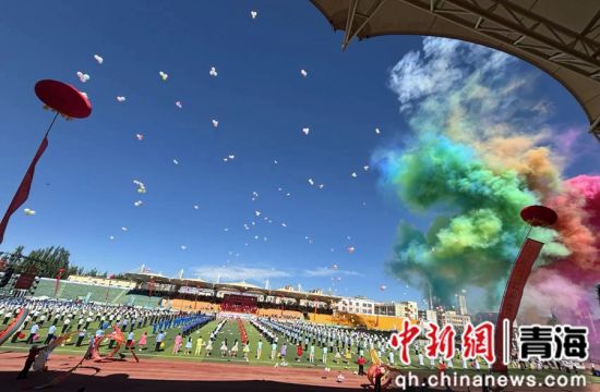 图为开幕式现场。富文佳 供图 图为开幕式现场。富文佳 供图