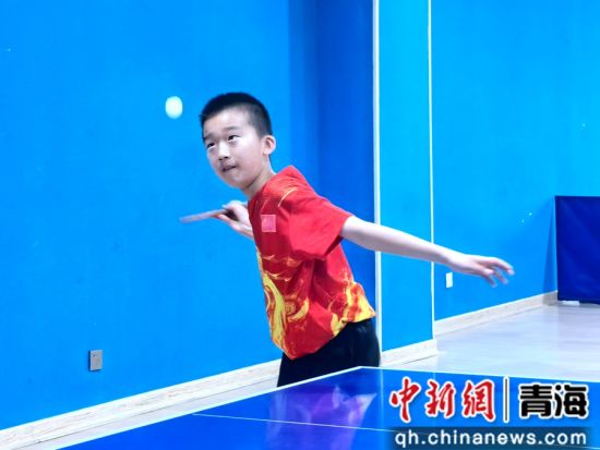 图为辖区儿童参与“国球进社区”活动。常璐 摄 图为辖区儿童参与“国球进社区”活动。常璐 摄