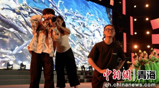图为演出现场。格尔木文旅 供图 图为演出现场。格尔木文旅 供图
