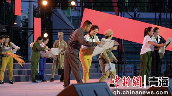 图为演出现场。格尔木文旅 供图 图为演出现场。格尔木文旅 供图