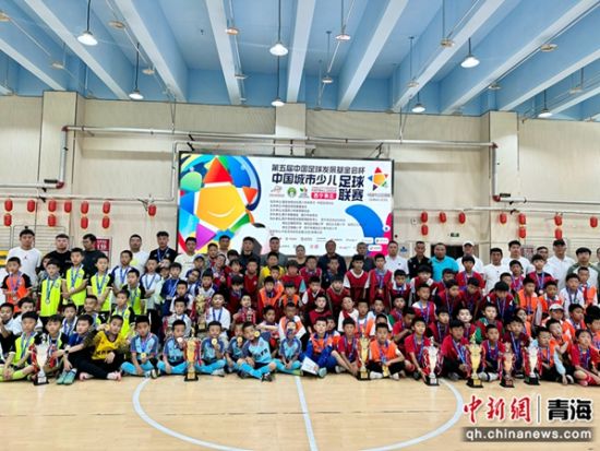图为队员们合影。祁绣娟 摄 图为队员们合影。祁绣娟 摄