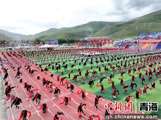 图为表演现场。马铭言 摄 图为表演现场。马铭言 摄