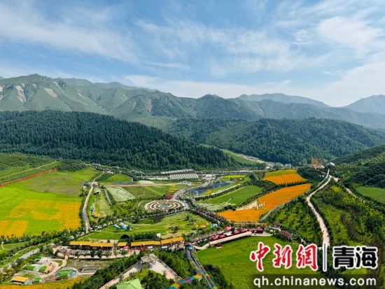 图为俯瞰大通边麻沟。孙睿 摄 图为俯瞰大通边麻沟。孙睿 摄