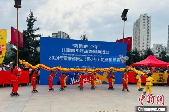 图为青少年进行表演。中新网记者孙睿摄 图为青少年进行表演。中新网记者孙睿摄