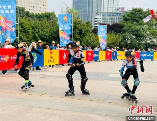 图为青少年比赛现场。 中新网记者孙睿摄 图为青少年比赛现场。 中新网记者孙睿摄