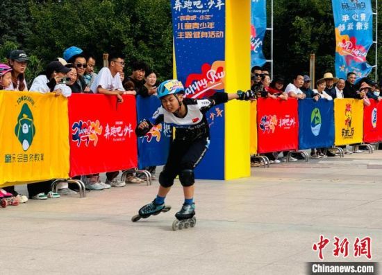 图为参加比赛的青少年。 中新网记者孙睿摄 图为参加比赛的青少年。 中新网记者孙睿摄