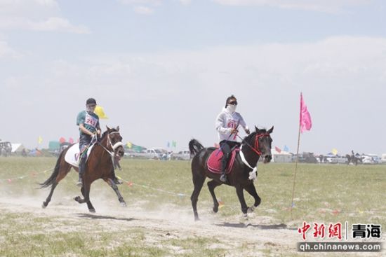 图为比赛现场。 都兰县委宣传部 供图 图为比赛现场。 都兰县委宣传部 供图