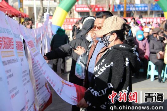 图为招聘会现场。共和融媒供图 图为招聘会现场。共和融媒供图
