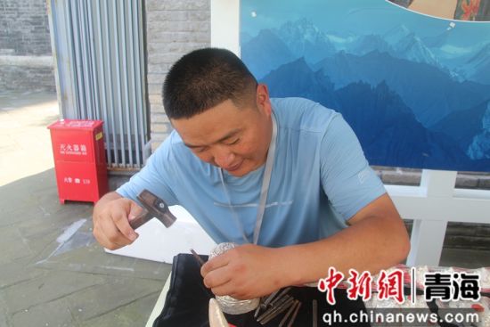 图为展出现场。才卓摄 图为展出现场。才卓摄