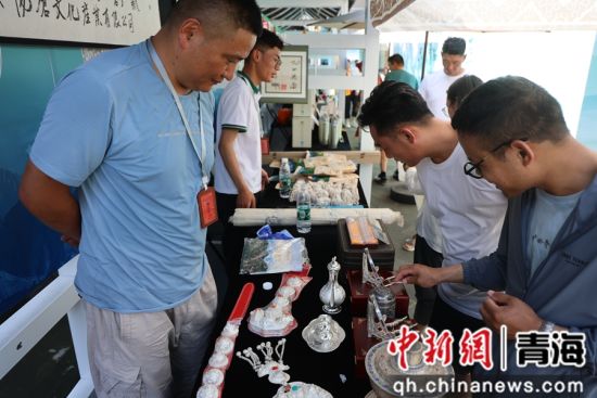 图为展出现场。才卓摄 图为展出现场。才卓摄